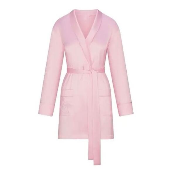 RARE NWT HOTEL SKIMS SHINE ROBE IN BABY PINK SIZE SMALL - Picture 3 of 7